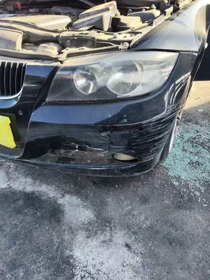 Foto de FARO IZQUIERDO BMW SERIE 3 BERLINA (E90) 2.0 16V Diesel (163 CV / 120 KW)