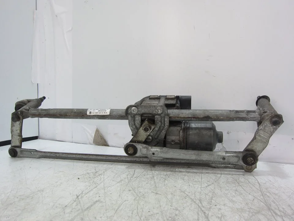 Foto de MOTOR LIMPIA DELANTERO VOLKSWAGEN GOLF V (1K1)(10.2003) 2.0 TDI (140 CV / 103 KW) referencia 1K1955023G
