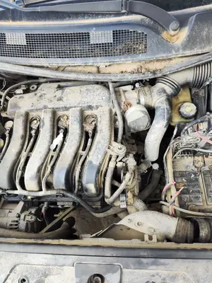 Foto de MOTOR COMPLETO RENAULT MEGANE II BERLINA 5P 1.6 CAT (113 CV / 83 KW) referencia K4M760 foto 3