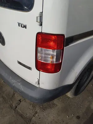 Foto de PILOTO TRASERO DERECHO VOLKSWAGEN CADDY (2K)(02.2004) 1.9 TDI (105 CV / 77 KW)