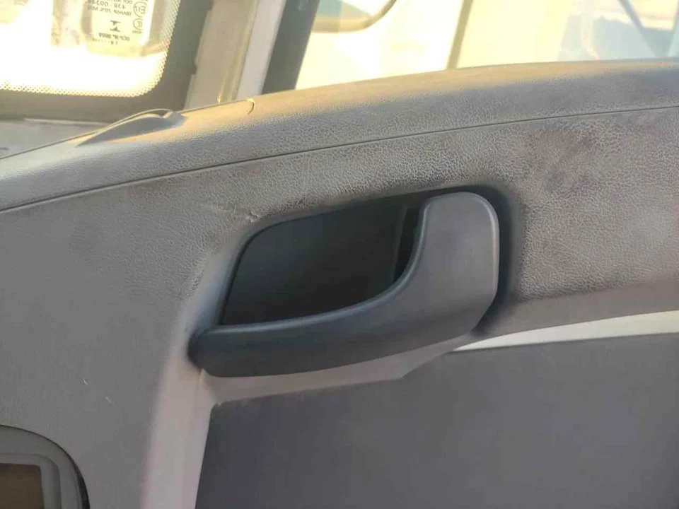 Foto de MANETA INTERIOR DELANTERA DERECHA PEUGEOT BOXER (333/335) FURGÓN TECHO ELEVADO BAT.3450MM 2.2 HDI CAT (101 CV / 74 KW)