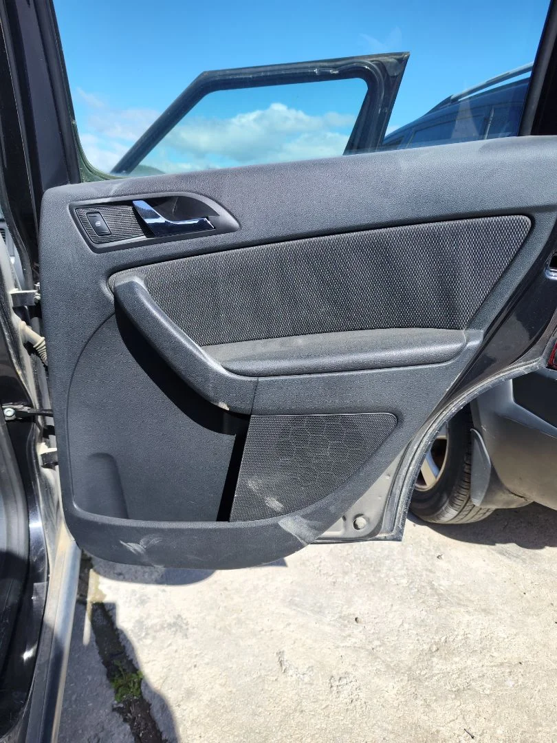 Foto de GUARNECIDO PUERTA TRASERA DERECHA SKODA YETI (5L)(2009) 2.0 TDI (110 CV / 81 KW) referencia 5L0867212