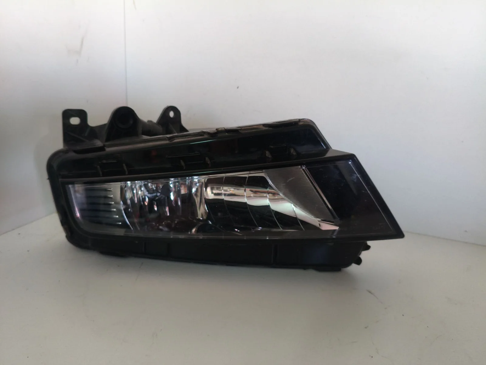 Foto de FARO ANTINIEBLA IZQUIERDO SEAT LEON (5F1)