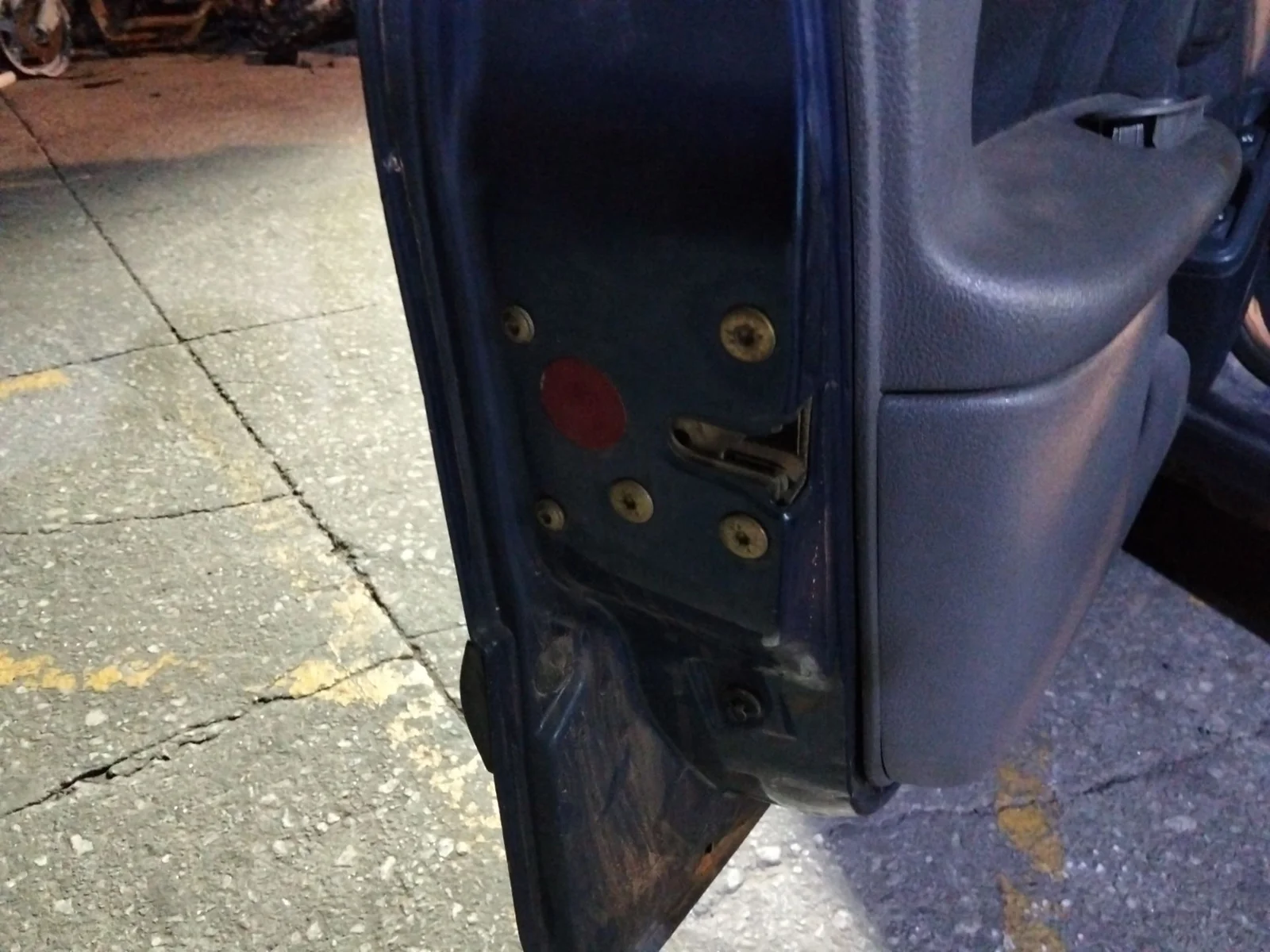 Foto de CERRADURA PUERTA DELANTERA IZQUIERDA RENAULT CLIO II FASE I (B/CB0) 1.4 16V (98 CV / 72 KW)