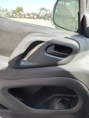 Foto de MANETA INTERIOR DELANTERA IZQUIERDA CITROEN BERLINGO FURGÓN 1.6 16V HDi FAP (75 CV / 55 KW) referencia 9143N7