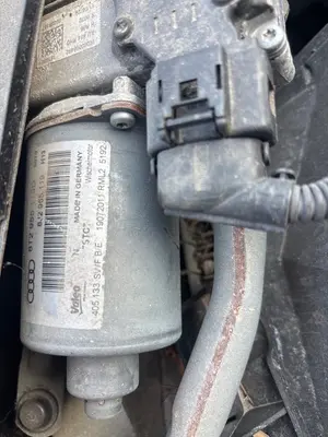 Foto de MOTOR LIMPIA DELANTERO AUDI A5 COUPE (8T) 2.0 16V TDI (170 CV / 125 KW) referencia 8T2955119D foto 2