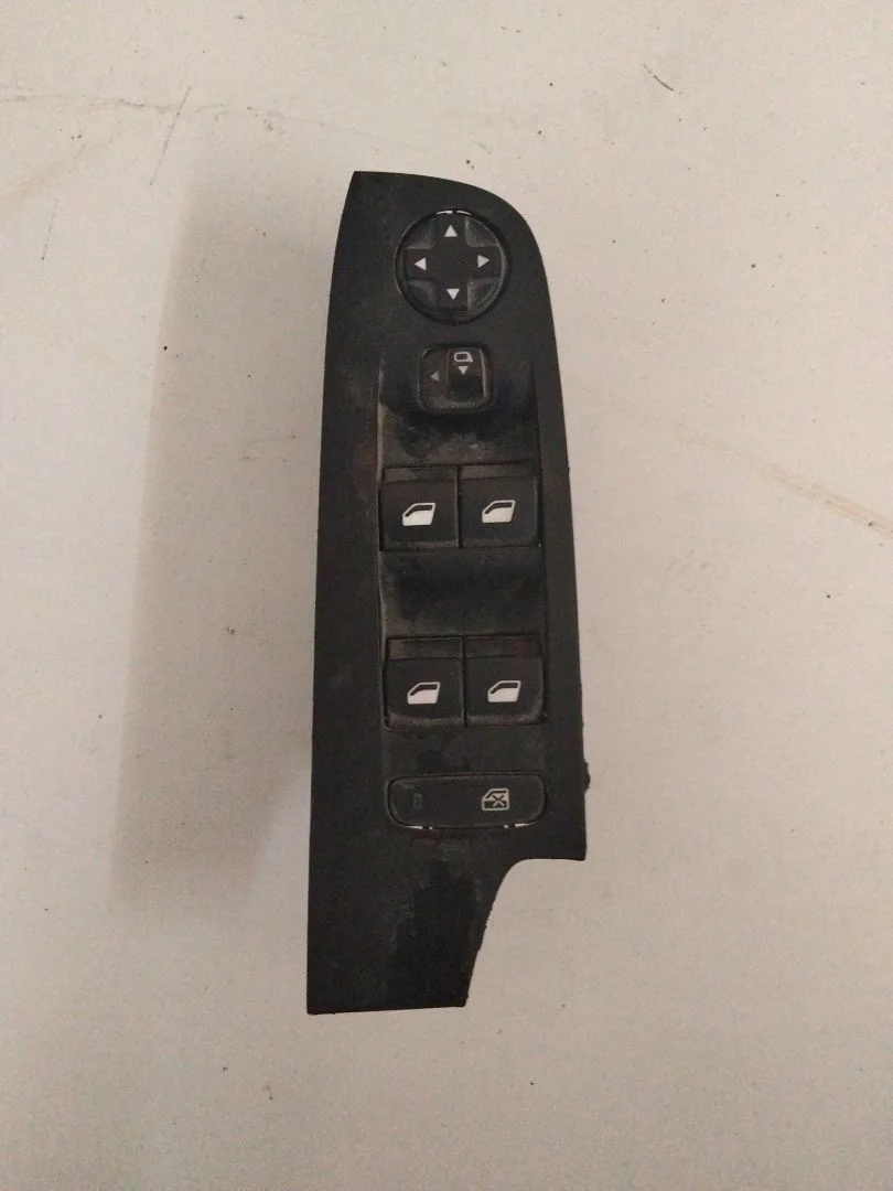 Foto de MANDO ELEVALUNAS DELANTERO IZQUIERDO SIN MARCA SIN MODELO referencia 96788264ZD