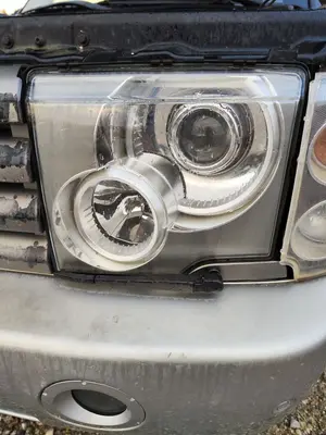 Foto de FARO IZQUIERDO LAND ROVER RANGE ROVER (LM) 4.4 V8 CAT (306 CV / 225 KW)