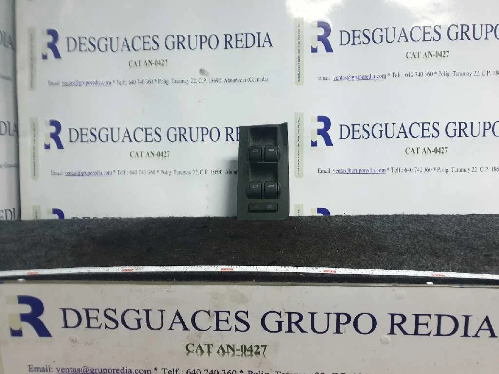 Foto de MANDO ELEVALUNAS DELANTERO IZQUIERDO AUDI A6 BERLINA (4B2) referencia 4B0959851