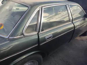 Foto de PUERTA TRASERA DERECHA JAGUAR XJ 4.0 CAT (222 CV / 163 KW)