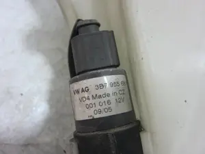 Foto de DEPOSITO LIMPIA AUDI A6 BERLINA (4F2) 4.2 V8 40V (335 CV / 246 KW) referencia 4F0955451R foto 3