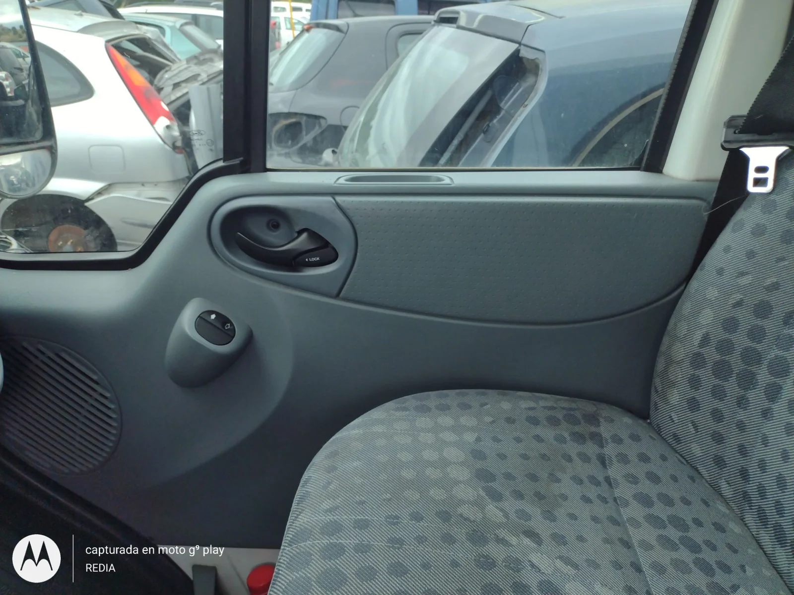 Foto de GUARNECIDO PUERTA DELANTERA DERECHA FORD TRANSIT COMBI (TT9) 2.4 TDCi CAT (116 CV / 85 KW)