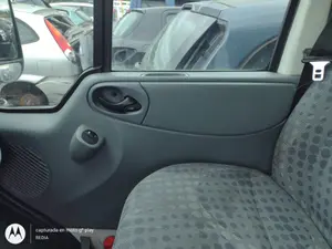 Foto de GUARNECIDO PUERTA DELANTERA DERECHA FORD TRANSIT COMBI (TT9) 2.4 TDCi CAT (116 CV / 85 KW)