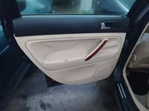 Foto de CERRADURA PUERTA TRASERA IZQUIERDA VOLKSWAGEN PASSAT BERLINA (3B3) 1.9 TDI (131 CV / 96 KW) referencia 3B4839016AL foto 5