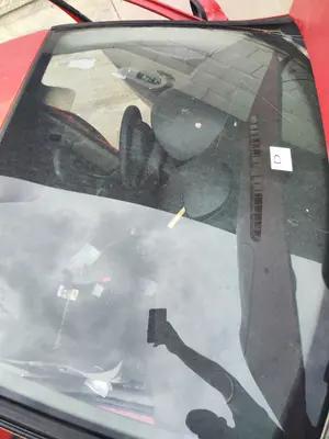 Foto de PARABRISAS RENAULT CLIO III 1.5 dCi Diesel CAT (86 CV / 63 KW)