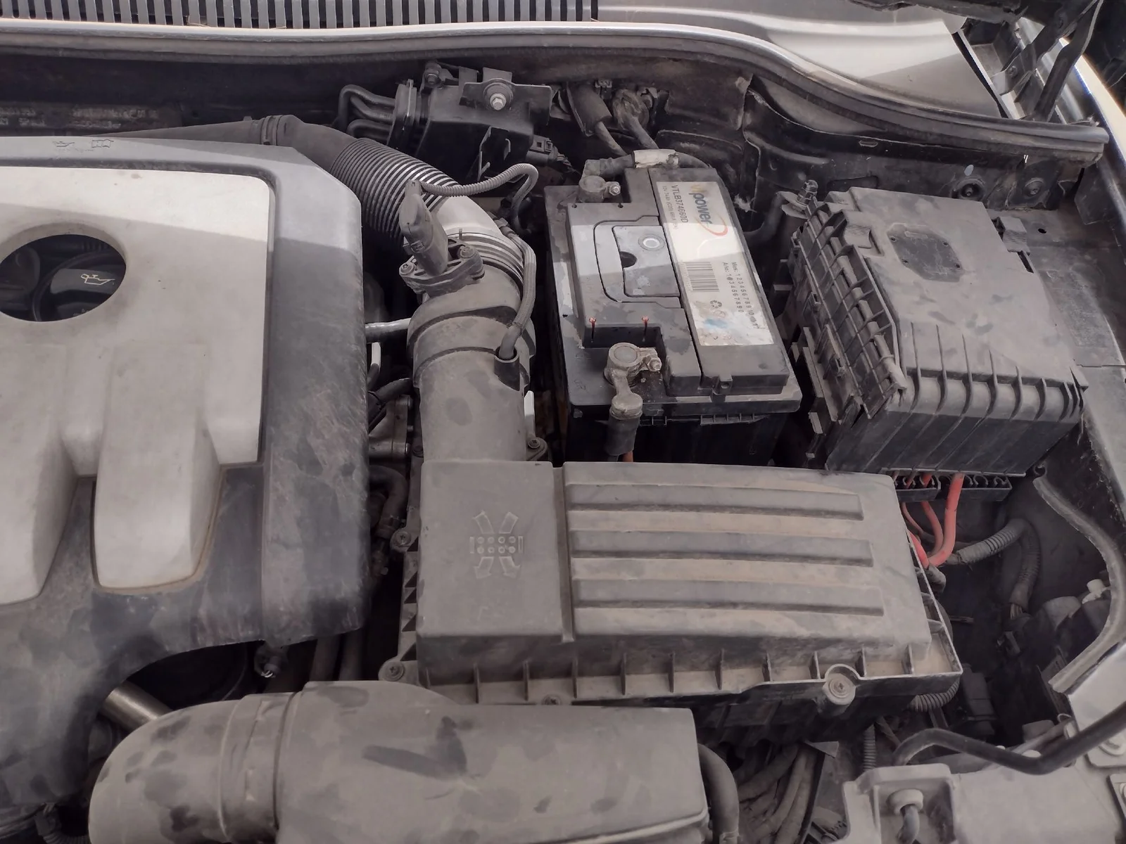 Foto de CAJA FILTRO AIRE SEAT LEON (1P1) 2.0 TDI (140 CV / 103 KW) referencia 3C0129607AQ