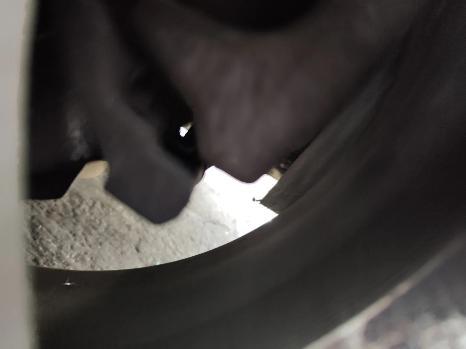 Foto de PINZA DE FRENO TRASERA IZQUIERDA PEUGEOT 5008 1.6 HDi FAP CAT (9HZ / DV6TED4) (109 CV / 80 KW)