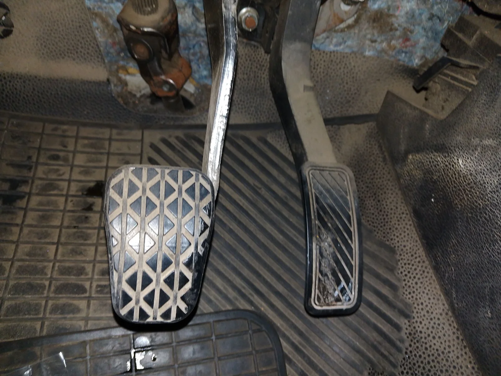 Foto de PEDAL ACELERADOR FORD TRANSIT COURIER (C4A) 1.5 TDCi CAT (95 CV / 70 KW) referencia 8V219F836AC