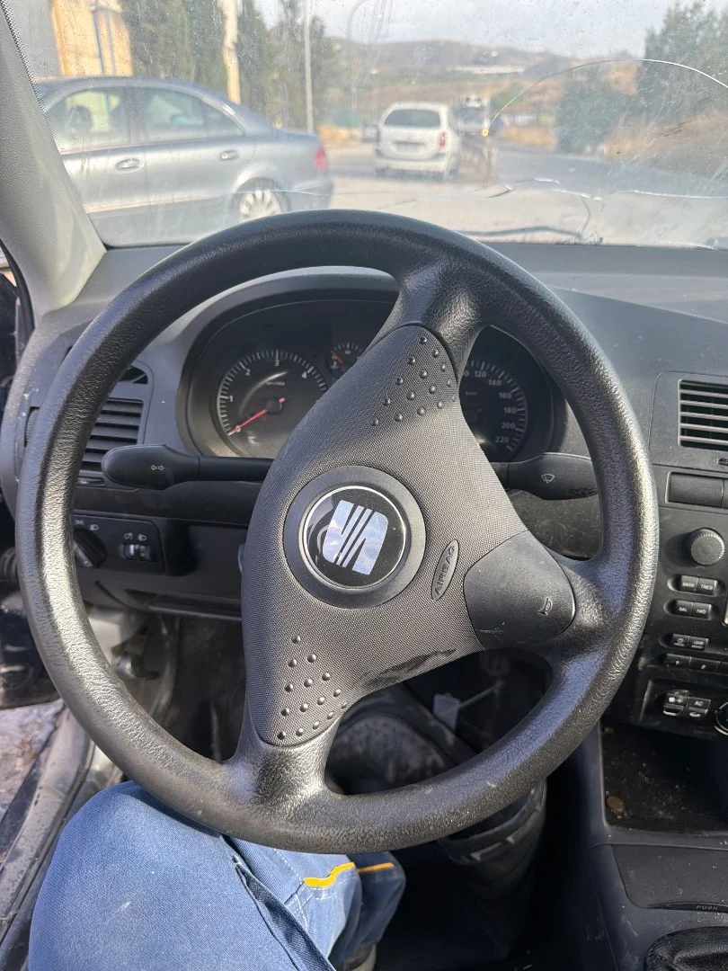 Foto de VOLANTE SEAT CORDOBA BERLINA (6K2)