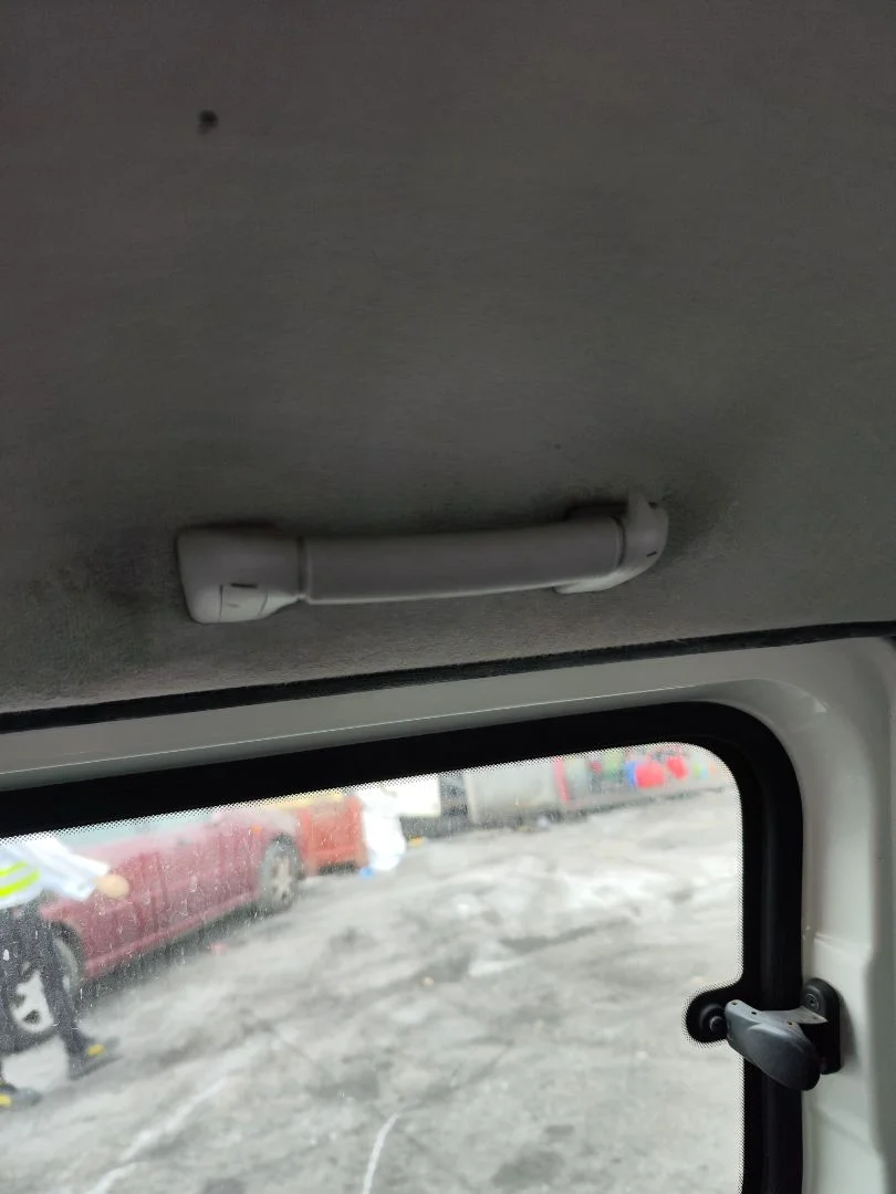 Foto de ASIDERO TECHO TRASERO DERECHO FIAT II DOBLÒ (152) 1.6 JTDM 16V CAT (105 CV / 77 KW)