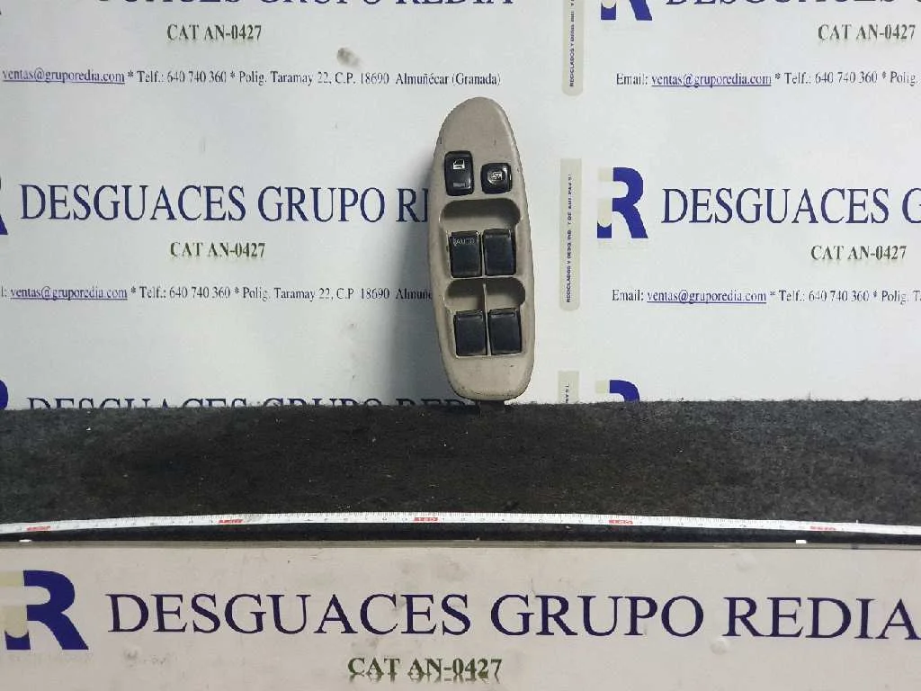 Foto de MANDO ELEVALUNAS DELANTERO IZQUIERDO NISSAN ALMERA TINO (V10M) referencia 80961BU400