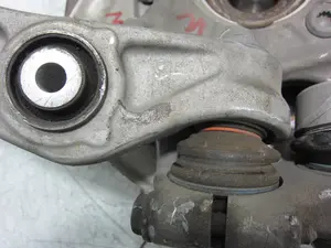 Foto de BRAZO SUSPENSION INFERIOR DELANTERO DERECHO PORSCHE MACAN (95BA) referencia 8K0407156C foto 4
