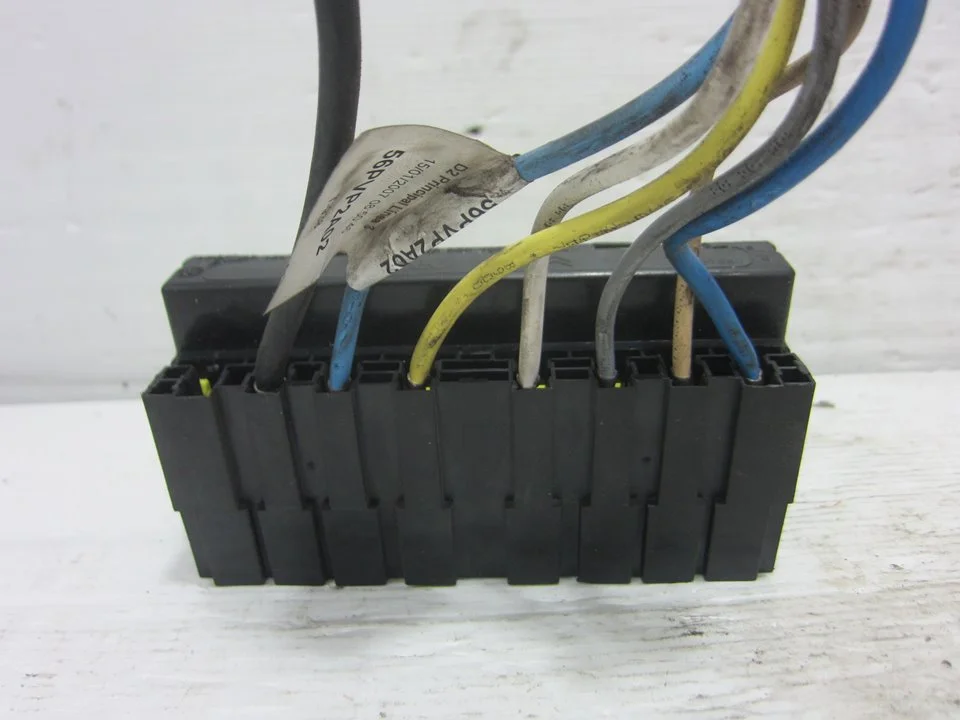 Foto de CAJA RELES / FUSIBLES PEUGEOT 407 2.0 16V HDi FAP CAT (RHR / DW10BTED4) (136 CV / 100 KW) referencia 9636079380