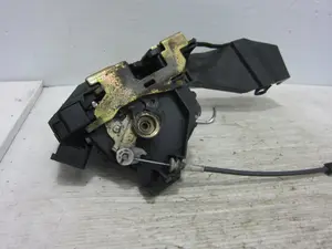 Foto de CERRADURA PUERTA DELANTERA IZQUIERDA FORD FOCUS BERLINA (CAK) 1.8 TDCi Turbodiesel CAT (116 CV / 85 KW) referencia 383242A foto 2