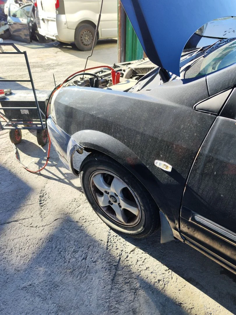 Foto de ALETA DELANTERA IZQUIERDA KIA CARENS (RS) 2.0 Turbodiesel CAT (113 CV / 83 KW) referencia 0K2JA52211