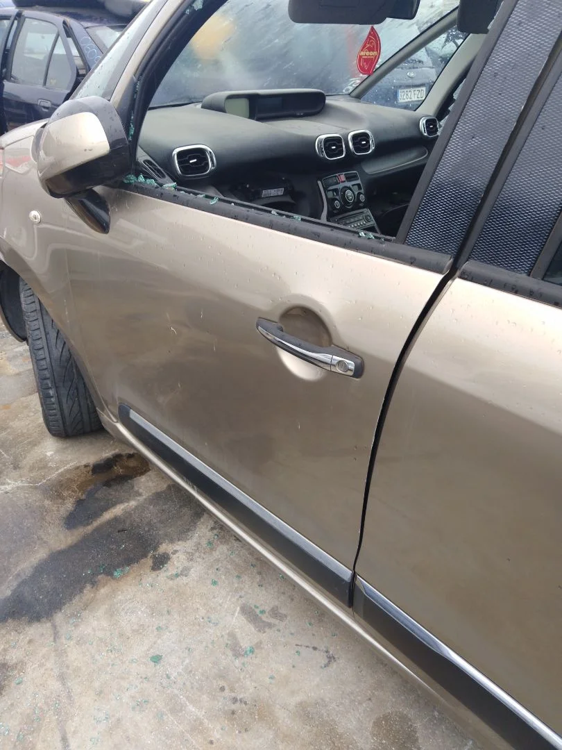 Foto de PUERTA DELANTERA IZQUIERDA CITROEN C3 PICASSO 1.6 16V (120 CV / 88 KW)
