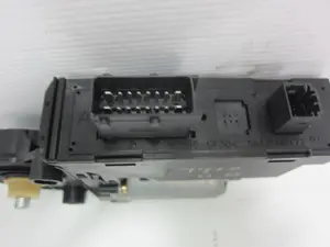 Foto de MOTOR ELEVALUNAS DELANTERO DERECHO PEUGEOT 307 (S1)(04.2001) 1.6 16V CAT (109 CV / 80 KW) referencia 5512000172 foto 7
