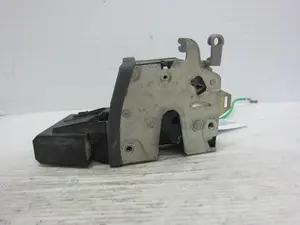 Foto de CERRADURA PUERTA DELANTERA DERECHA BMW SERIE 5 BERLINA (E39) 2.8 24V CAT (193 CV / 142 KW) referencia 40620751 foto 2