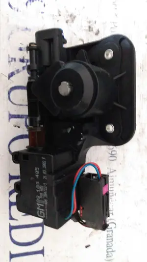 Foto de CERRADURA MALETERO / PORTON OPEL CORSA C 1.2 16V CAT (Z 12 XE / LW4) (75 CV / 55 KW) referencia 09183495 foto 2