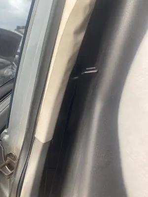 Foto de CINTURON SEGURIDAD TRASERO DERECHO VOLKSWAGEN T5 TRANSPORTER BUS (7H) 2.5 TDI (131 CV / 96 KW)