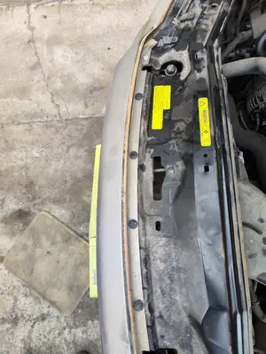 Foto de REFUERZO PARAGOLPES DELANTERO VOLVO S80 BERLINA 2.4 Diesel (131 CV / 96 KW)