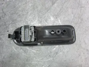 Foto de MANDO ELEVALUNAS DELANTERO IZQUIERDO RENAULT CLIO III 1.5 dCi Diesel FAP (75 CV / 55 KW) referencia 8200356513 foto 2