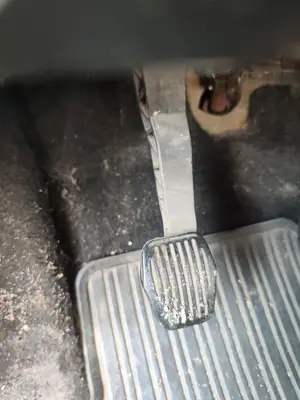 Foto de PEDAL EMBRAGUE FORD FOCUS BERLINA (CAP) 1.8 TDCi Turbodiesel CAT (116 CV / 85 KW)
