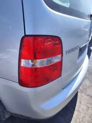 Foto de PILOTO TRASERO IZQUIERDO VOLKSWAGEN TOURAN (1T1) 1.9 TDI (105 CV / 77 KW) foto 2