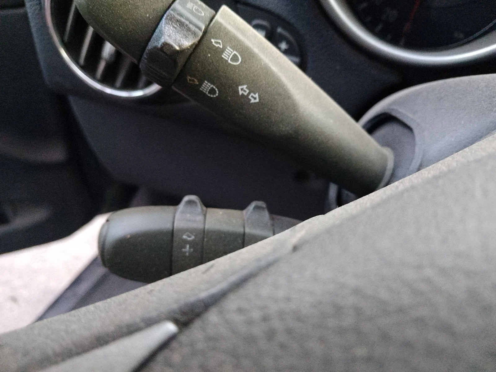Foto de MANDO INTERMITENTES ALFA ROMEO 147 (190) 1.9 JTD CAT (110 CV / 81 KW)