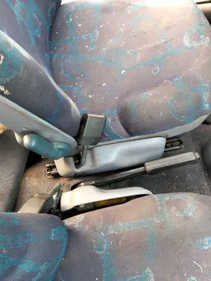 Foto de ENGANCHE CINTURON DELANTERO IZQUIERDO RENAULT TWINGO I (C06) 1.2  (58 CV / 43 KW)