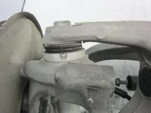 Foto de BRAZO SUSPENSION INFERIOR TRASERO IZQUIERDO PORSCHE MACAN (95BA) referencia 8R0505311F foto 3