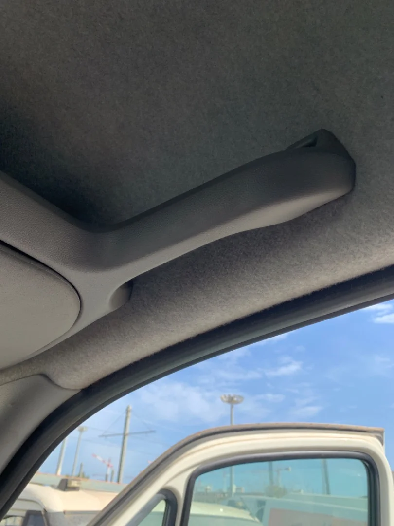 Foto de ASIDERO TECHO DELANTERO DERECHO VOLKSWAGEN CRAFTER FURGÓN (2E) 2.5 TDI DPF (109 CV / 80 KW)