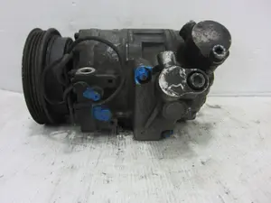 Foto de COMPRESOR AIRE ACONDICIONADO VOLKSWAGEN PASSAT (321/323/327/331) referencia 8D0260808 foto 3