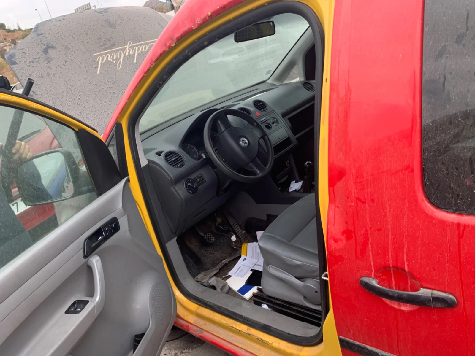 Foto de GOMAS CONTORNO PUERTA VOLKSWAGEN CADDY (2K)(02.2004) 2.0 SDI (69 CV / 51 KW)