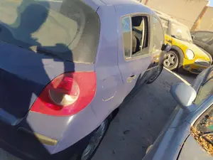 Foto de PILOTO TRASERO DERECHO RENAULT CLIO III 1.2 16V (75 CV / 55 KW) referencia 8200459960