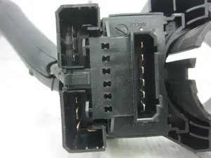 Foto de MANDO MULTIFUNCION AUDI A2 (8Z) 1.4 16V (75 CV / 55 KW) referencia 8L0953513G foto 2