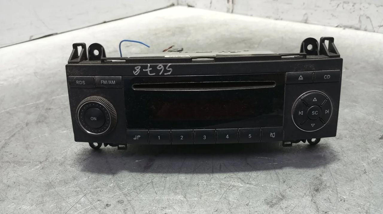 Foto de SISTEMA AUDIO / RADIO CD MERCEDES-BENZ CLASE B (BM 245) 2.0 CAT (136 CV / 100 KW) referencia A1698200286