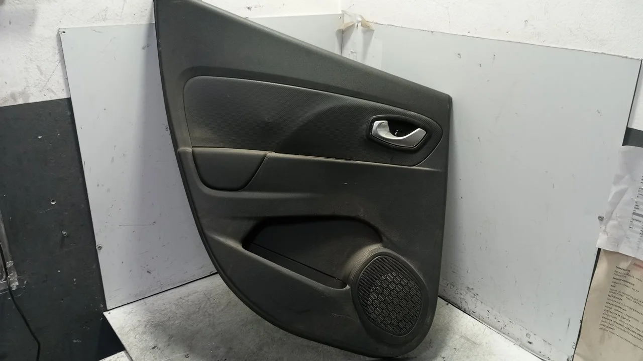 Foto de GUARNECIDO PUERTA TRASERA IZQUIERDA RENAULT CLIO IV GRANDTOUR 0.9 Energy (90 CV / 66 KW) referencia 829A15152R