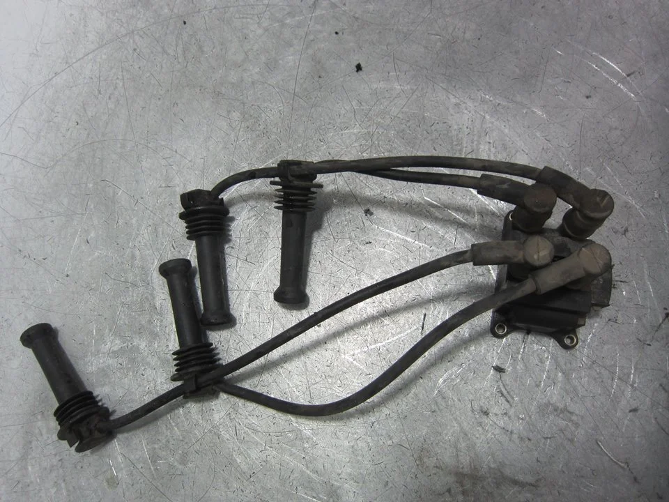 Foto de BOBINA ENCENDIDO FORD FOCUS BERLINA (CAK) 1.6 16V CAT (101 CV / 74 KW) referencia DMB805