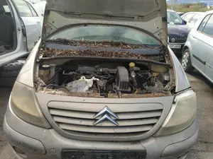 Foto de RADIADOR AGUA CITROEN C3 1.1  (60 CV / 44 KW) referencia 1330W8